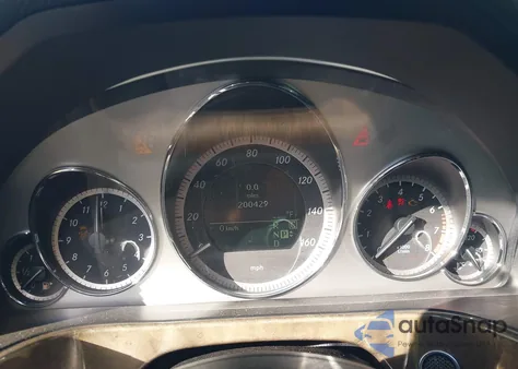 2010 Mercedes-Benz E 350 z USA, uszkodzony, nr VIN WDDHF5GB8AA051897